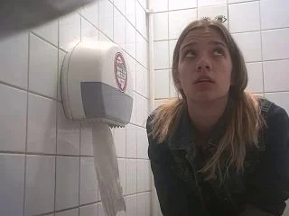 Student Restroom 87 screenshot 1