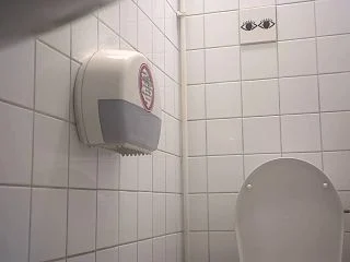 Student Restroom 87 screenshot 2