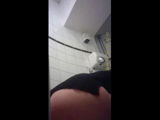 Student Restroom 85 screenshot 4