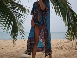 Public Beach Goes Into NUDIST Beach – Risky Pee And Totaly Nude On Public Beach screenshot 2