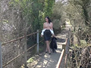 British Milf Walks In The Sunshine Then Takes A Piss screenshot 5