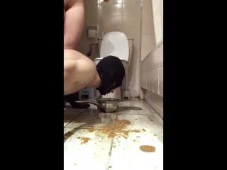 GoddessAndreea – Bubblebut Scat Feeding Her Human Toilet 2 screenshot 7