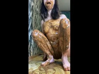P00girl – Pour Diarrhea From The Bag Onto The Body And Face screenshot 7