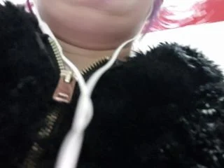 Bad Dolly – About To Explode With Pee Public Toilet screenshot 4