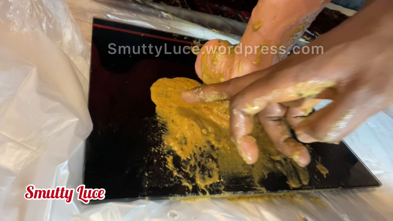 Smutty Luce – DIARRHEA ANAL ORGASM