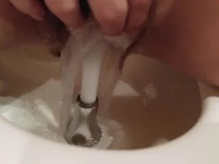 Candiecane – Sybaris Hotel Toilet Pee And Bidet Wash screenshot 6