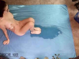 MoonstoneVixen – Compilation Lay Down Pee Streams screenshot 3