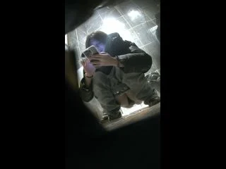Chinese Girls Pooping 1 screenshot 1