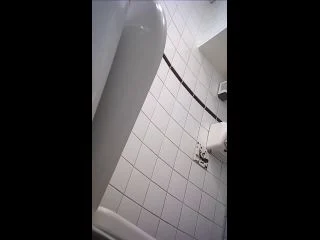 Student Restroom 109 screenshot 1