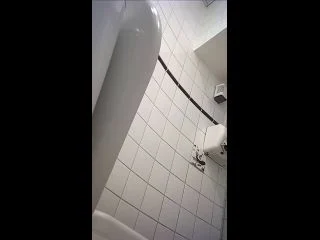 Student Restroom 109 screenshot 3