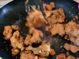 Kitty Skatt – POV Cook And Feed screenshot 4