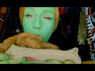 DirtyBetty – NOT So Green Scat Ogre screenshot 2