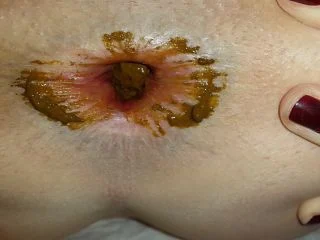 Quickly Shit In The Morning And The Beginning Of Menstruation screenshot 1