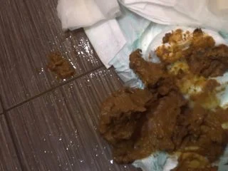 HotDirtyIvone – Shit Playing Fun Ivone screenshot 2