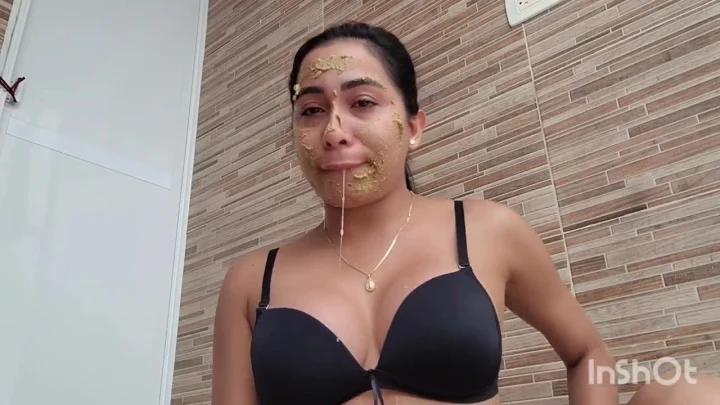 Lauracolin – Laura Full Of Shit And Eats