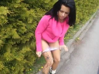 Arya LaRoca – NS Outdoor Clip screenshot 3
