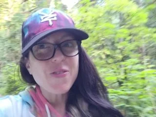 Nerdyfaery – No Make Up Rear View Piss While Hiking screenshot 2