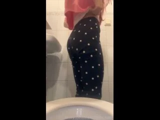 Stella Bella Xoxo – Went Out For Dinner And Needed A Pee So I screenshot 6