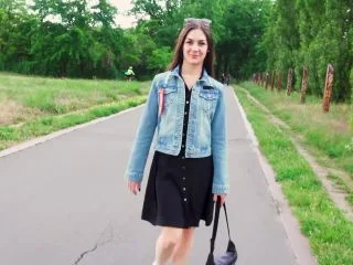 Lullu Gun – Sexy Spaziergang Mit Pissen Und Blasen screenshot 1