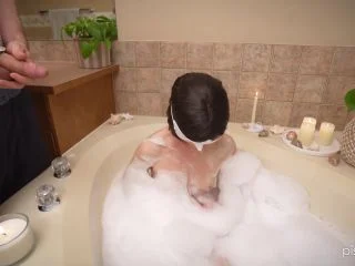 Intermittent Showers 2 screenshot 5
