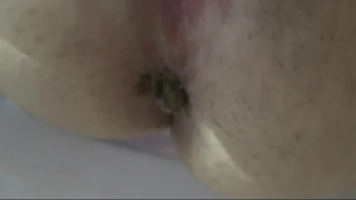 Hotdirtyivone – Two Hours Of Shitting Non Stop