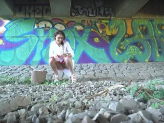 Lady Zee – Piss Scene Outdoor screenshot 2