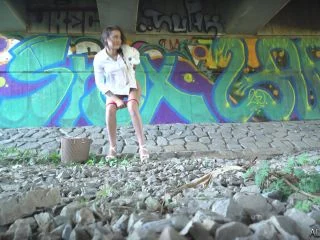 Lady Zee – Piss Scene Outdoor screenshot 3