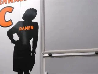 Jana-Schwarz – Kirmes-Toilette Besetzt – Dann Eben Ins Gebusch screenshot 1