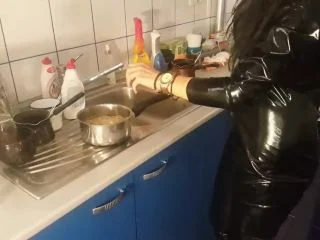 Spaghetti Caviar Champagne – Poppers Farts screenshot 1