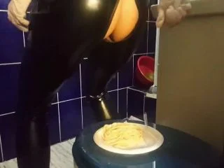 Spaghetti Caviar Champagne – Poppers Farts screenshot 3