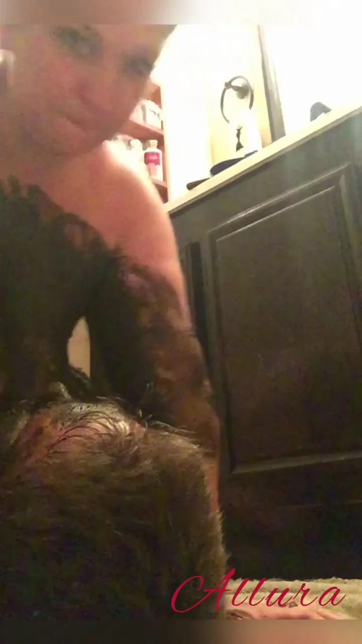 Allura – Human Toilet Scat Sex And Fisting