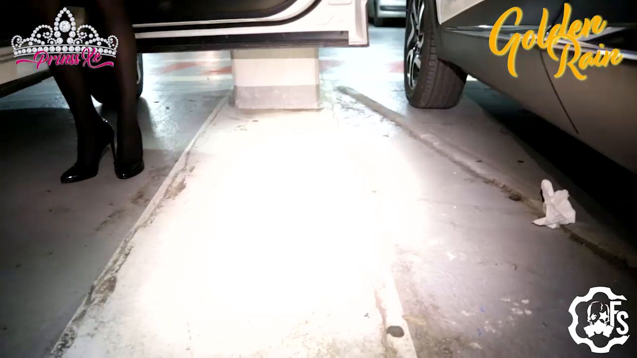 Fetishshootingstudio – The BIG Deal Hot PEE Compil