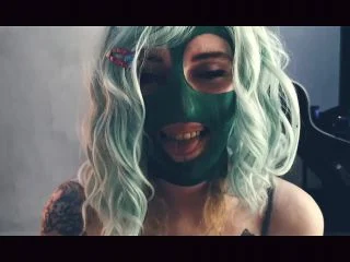 Scat Eat And Shit Sucking By Top Babe Betty The Green Mask screenshot 5
