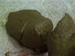 DirtyMaryan – Pooping 2 Times During My Period screenshot 4