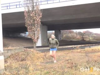 In Front Of Traffic screenshot 1