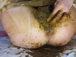 AnnaCoprofield – White Leggings Diarrhea screenshot 6