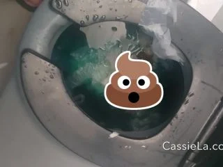CassieScat – Pissing In A Nasty PortaPotty Outdoor Toilet screenshot 2