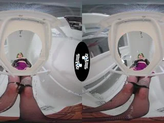 Goth Girl Kittycamtime Waters Her Toilet Goblin screenshot 3
