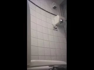 Student Restroom 110 screenshot 5