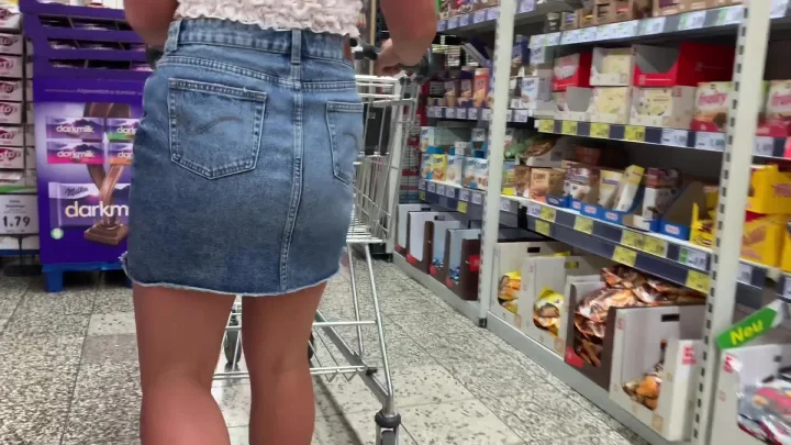 Kack And Piss Sauerei In The Middle Of The Shop – Anale Bockwurst Introduction