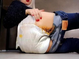 Thefartbabes – Messy Diaper In Levis Jeans screenshot 7