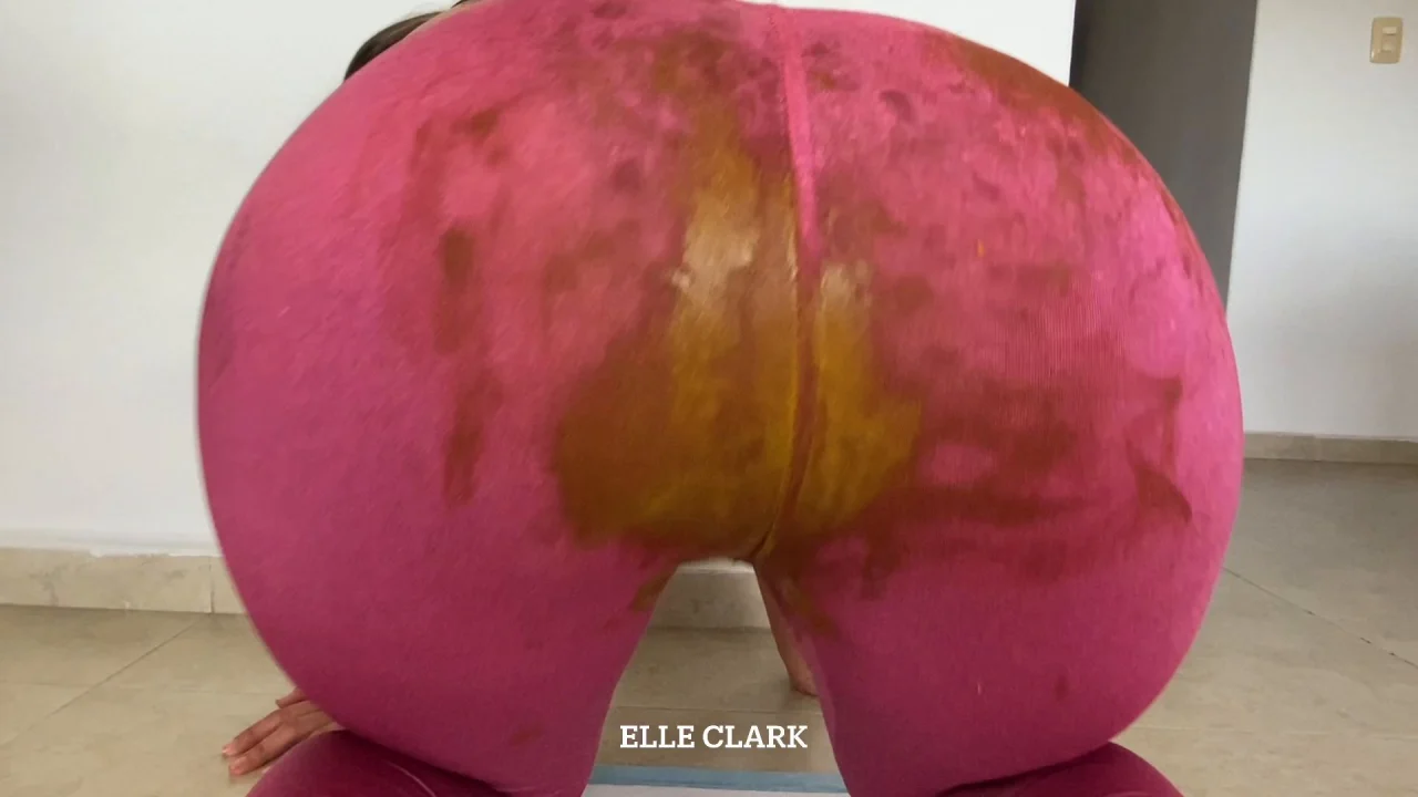 ElleClarkScatQueen – Leggings Up And Leggings Down