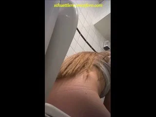 Student Restroom 69 screenshot 3