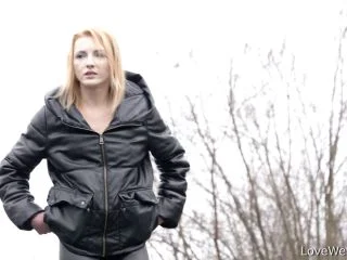 Tina Gold screenshot 1
