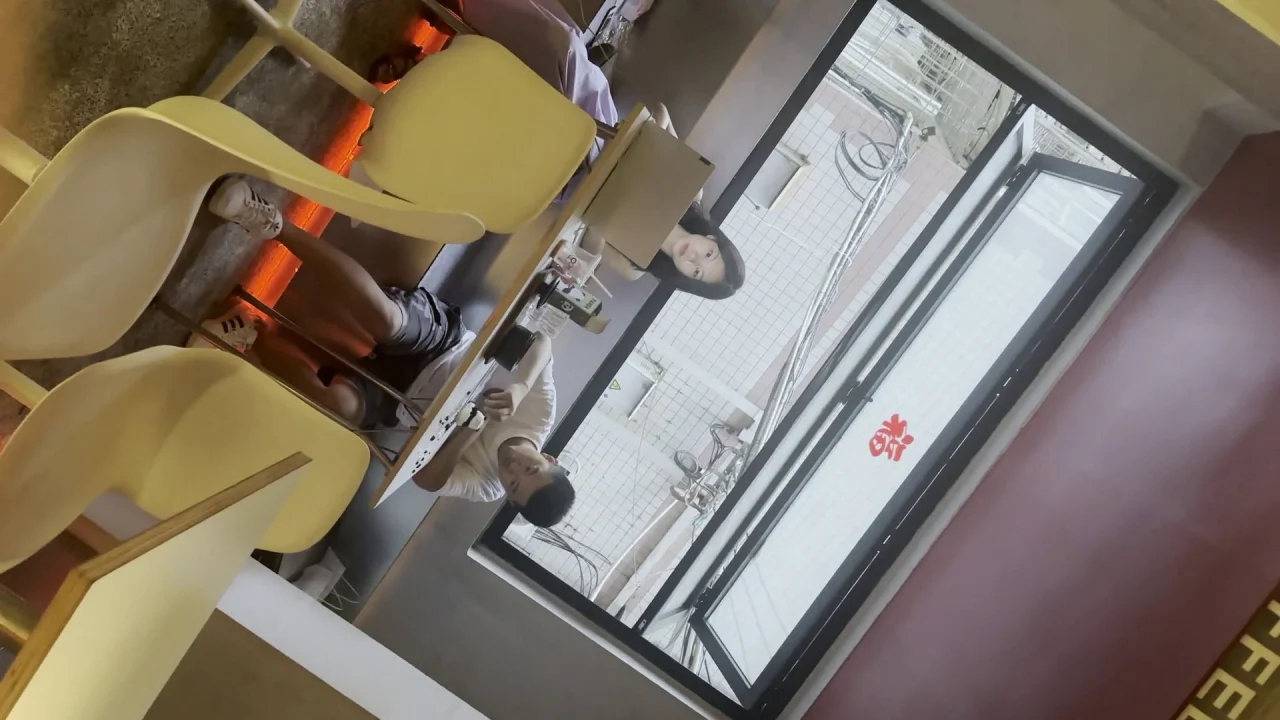 Sneaky Photos Of A Beautiful Woman