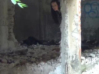 Wildeva – Harassed While Trying To Pee In Ruins screenshot 5