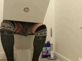 PooGirlSofia – Shitting Whilst Watching Shitting Sex Porn Videos screenshot 5