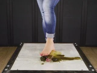 HouseofEra – Shitty Feet And Cockbox Footjob POV screenshot 3