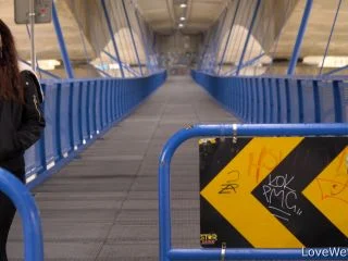 Michelle Ritchie – Pissing 4K screenshot 2