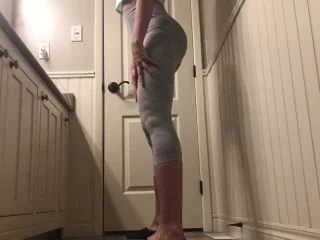 Leggings Squat Workout Panty Poop screenshot 2